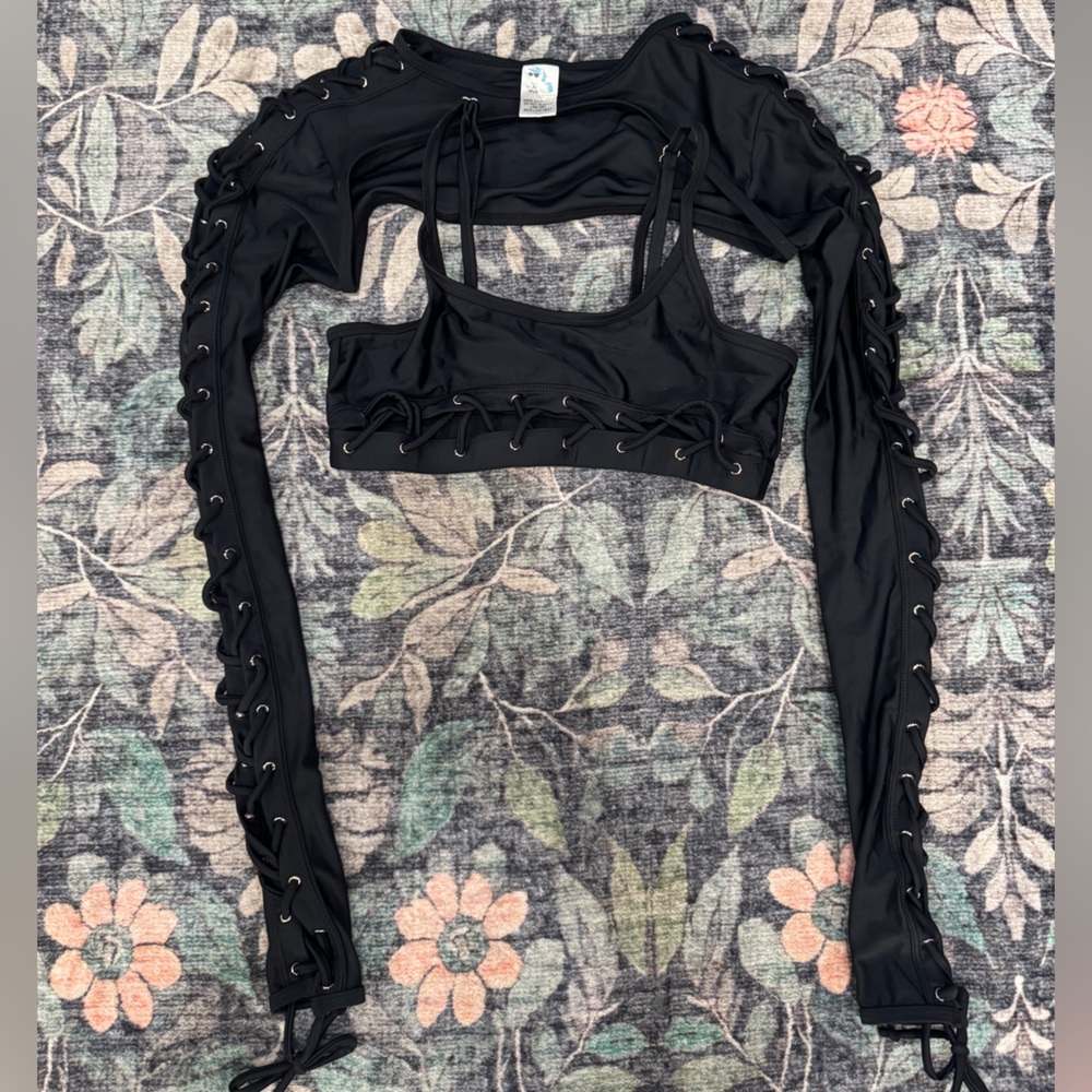 Iheartraves tie tank and shrug
